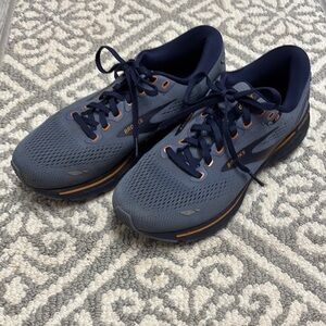 Brooks Men's Gray Running Shoes
